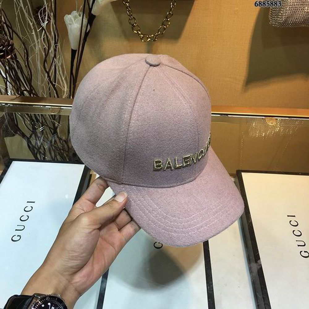 Ba*len*cia*ga hat